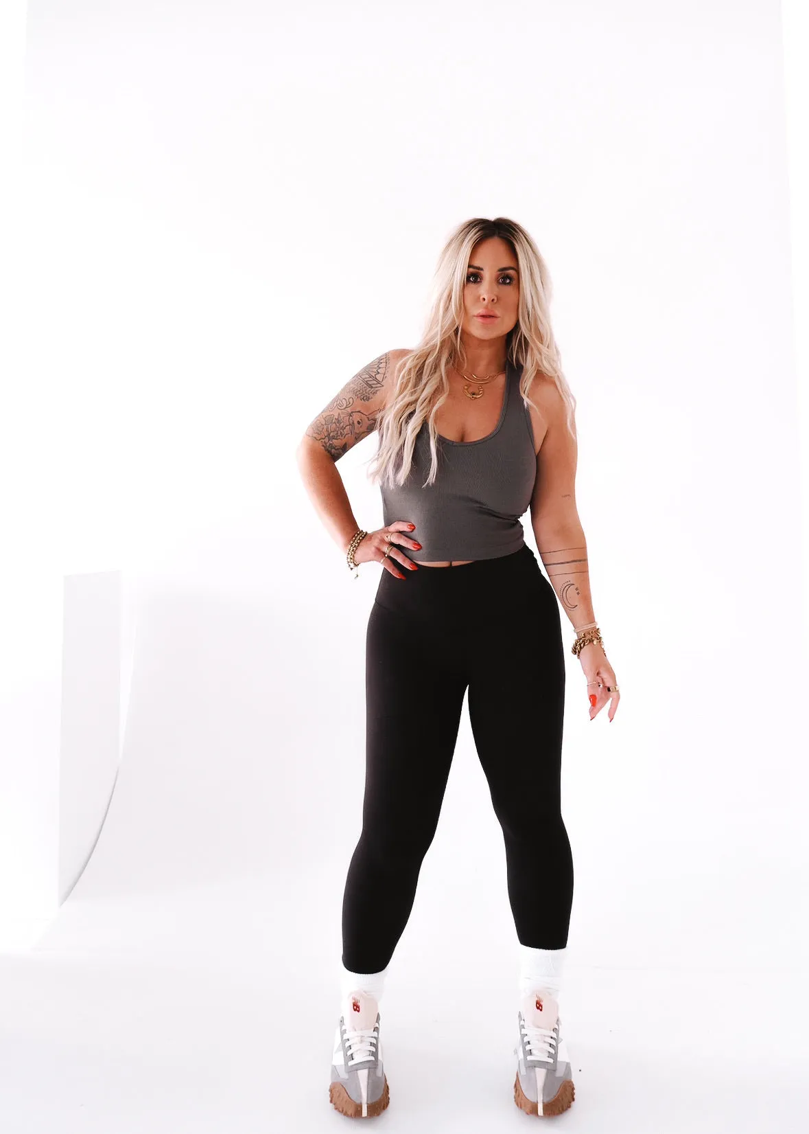 BACK SMOOTHING V-NECK BRAMI