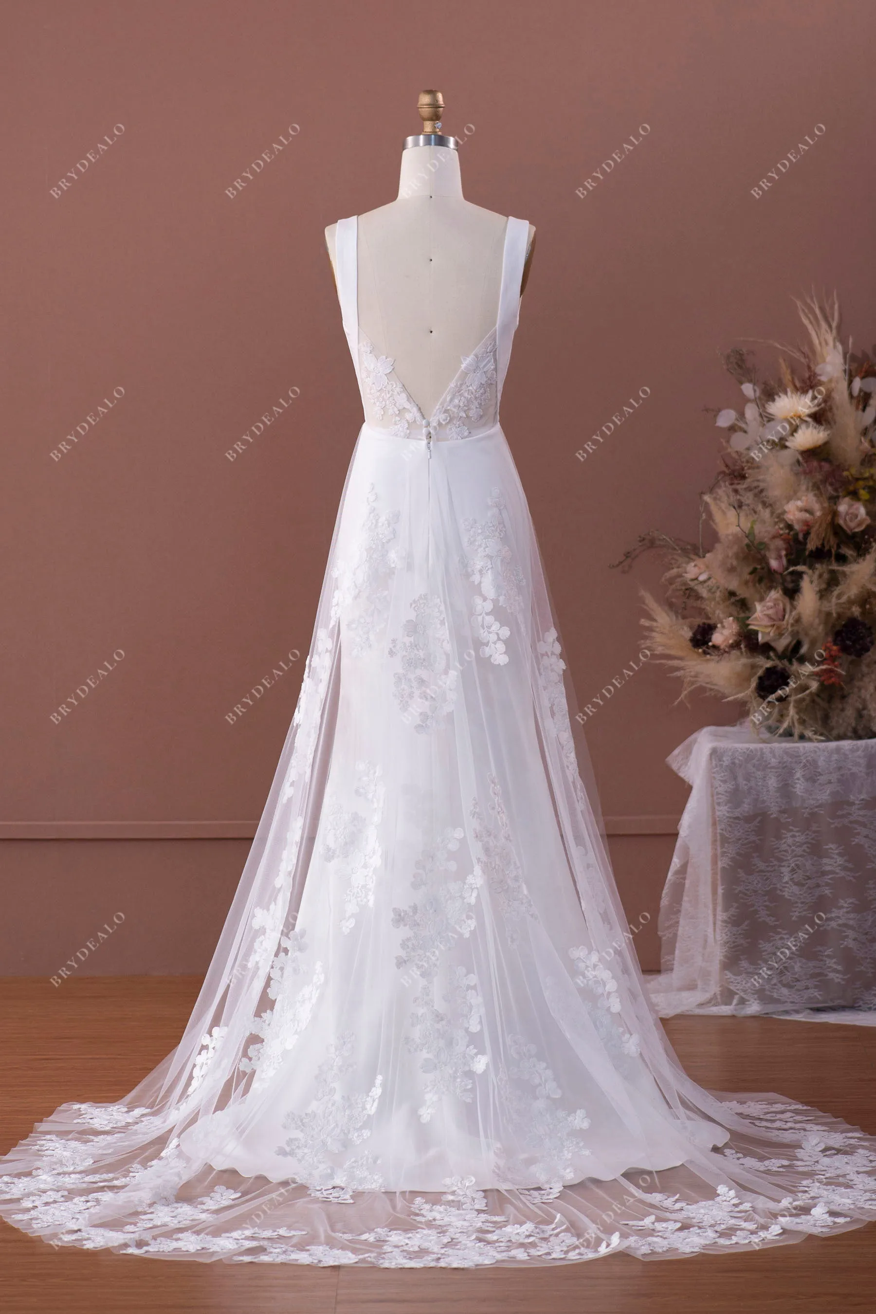 Crepe Mermaid Wedding Dress with Stylish Lace Panel Train