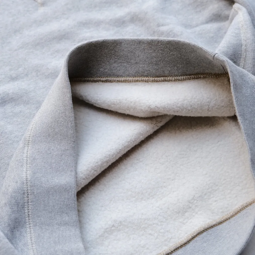 Loop & Weft Super Fluffy Knit Double-V Sweatshirt (Gray)